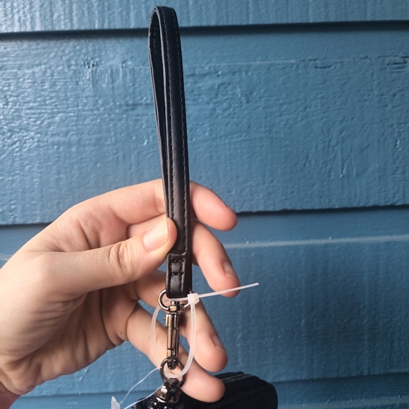 Betsey Johnson Black Embossed Travel Wallet - Picture 6 of 16